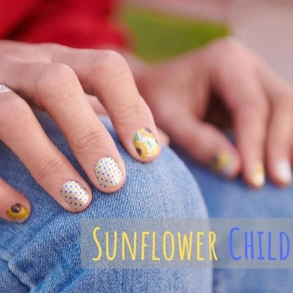 *Retired* Color Street: Sunflower Child | Floral Polka Dot Spring Summer Yellow - Picture 8 of 12
